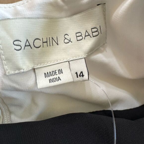 Sachin & Babi Dominique Gown Women's  Size 14 Floral Applique Pleated‎ A-Line - Picture 10 of 10